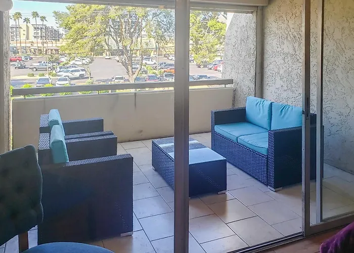 Holiday home 1 Mi To Old Town: Family W/ Pool & Balcony Scottsdale