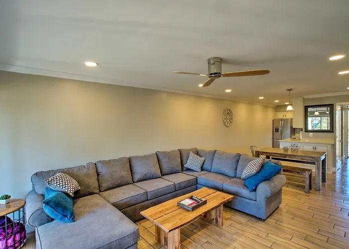 1 Mi To Old Town: Family W/ Pool & Balcony Holiday home Scottsdale