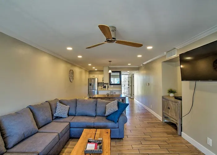 1 Mi To Old Town: Family W/ Pool & Balcony