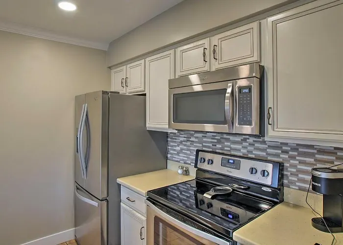 1 Mi To Old Town: Family W/ Pool & Balcony Holiday home