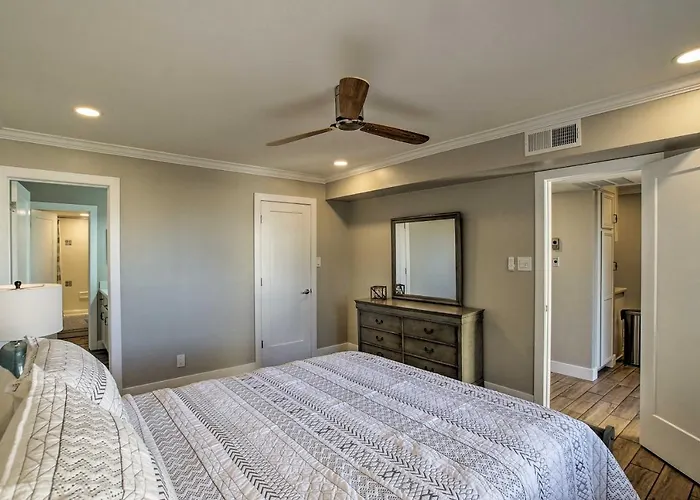 1 Mi To Old Town: Family W/ Pool & Balcony Holiday home *
