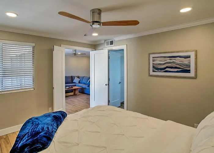 Holiday home 1 Mi To Old Town: Family W/ Pool & Balcony *