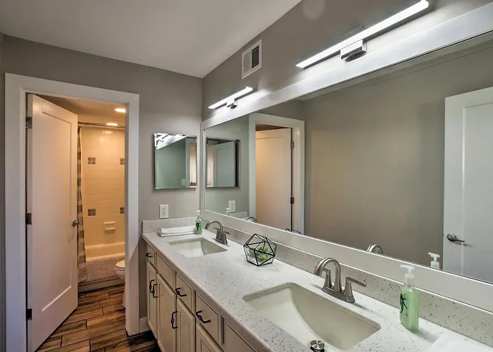 1 Mi To Old Town: Family W/ Pool & Balcony Holiday home